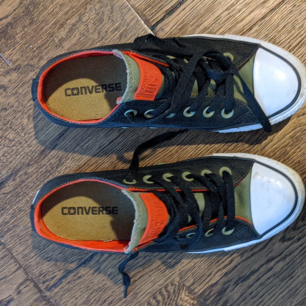 Women’s Converse Like New! - Picture 3 of 6